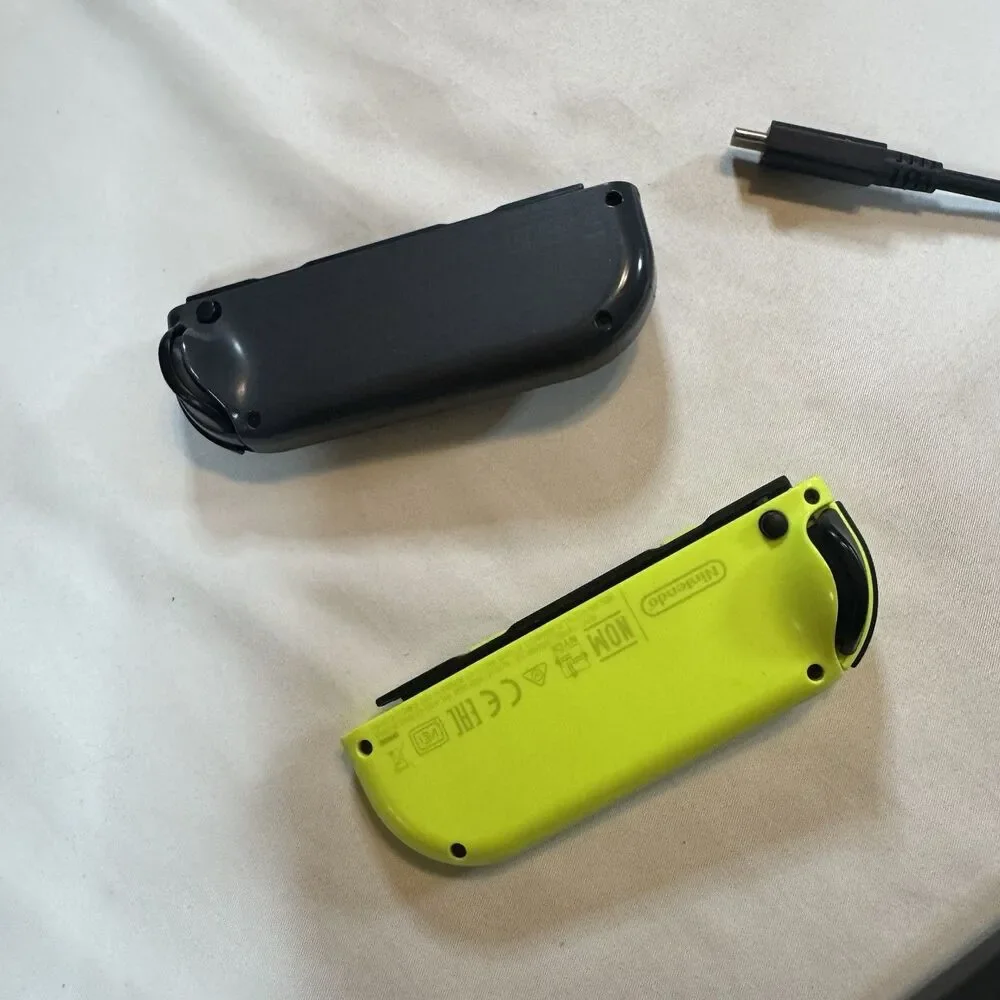 Nintendo Switch Console V1 Unpatched XAW1007 Neon Joy Cons Dock Charger Bundle